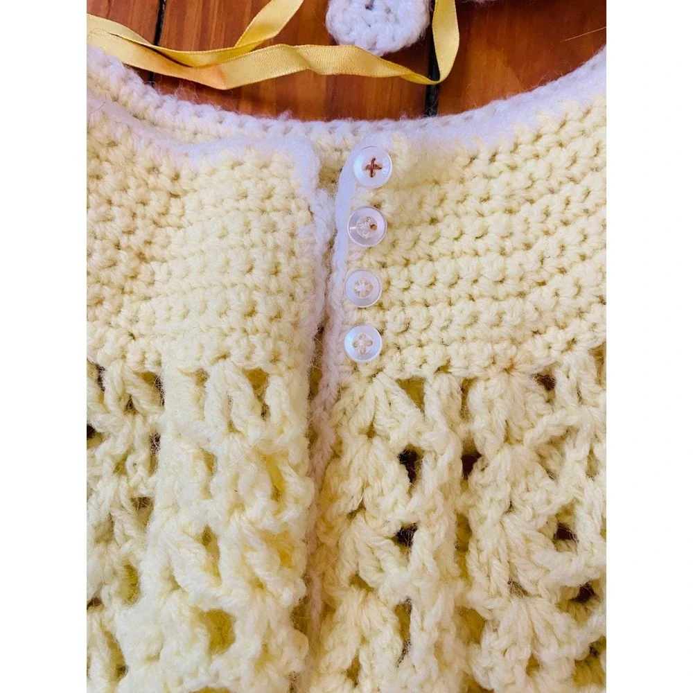 Vtg Handmade newborn‎ Crochet Baby Sweater and Bonnet Set Pale Yellow White Trim